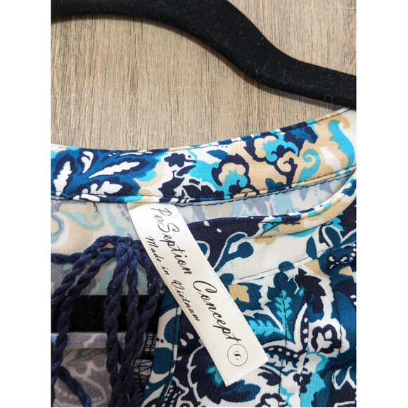 PerSeption Concepts Top Womens Small Blue Print Short Flutter Sleeve Stretch - Picture 4 of 10